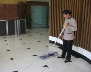 海珠區(qū)學校日常保潔外包,專業(yè)提供駐場清潔工打掃衛(wèi)生